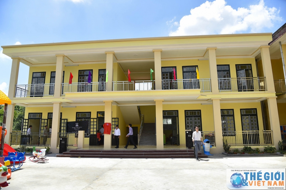 ngoai giao doan chung tay cung tre vung cao don ngay hoi den truong