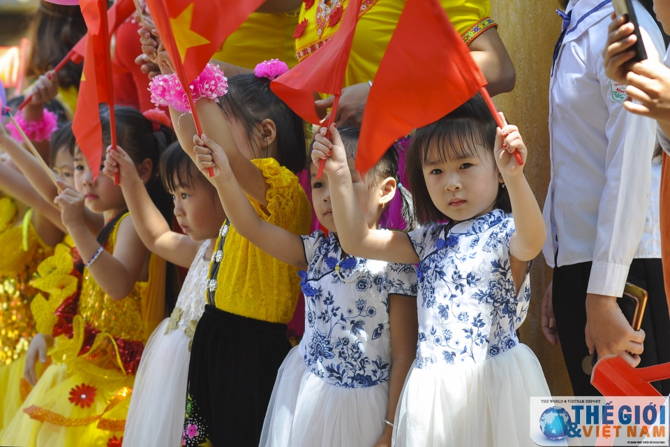ngoai giao doan chung tay cung tre vung cao don ngay hoi den truong