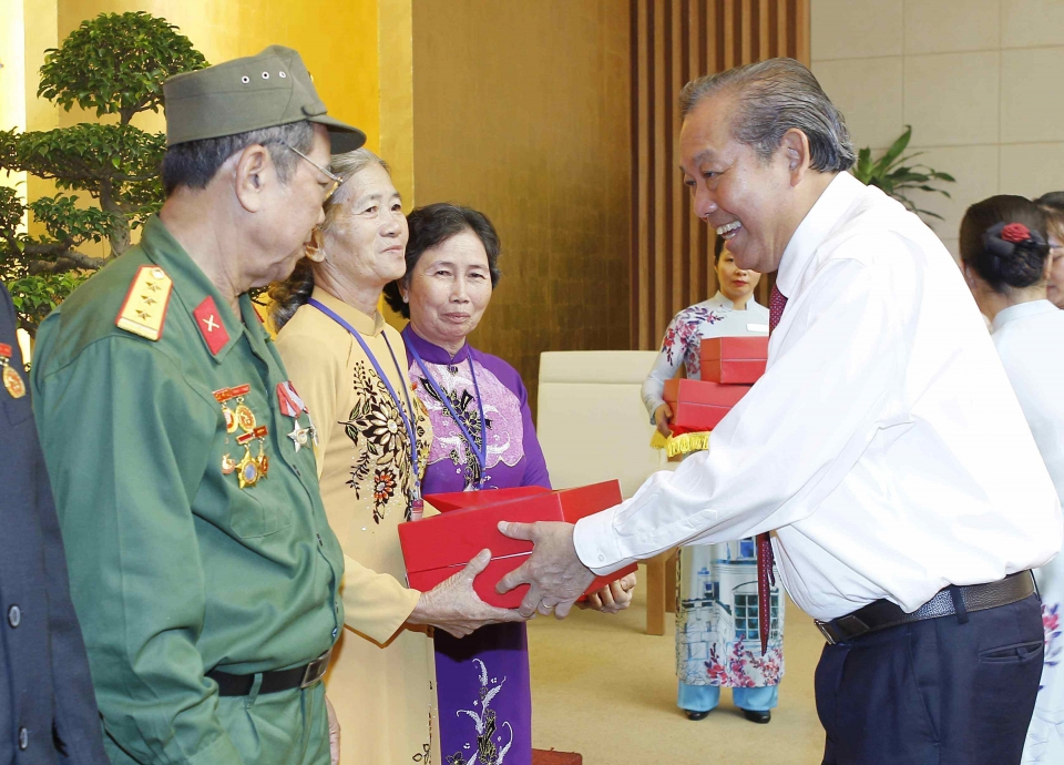 pho thu tuong truong hoa binh tiep doan nguoi co cong tinh dong thap