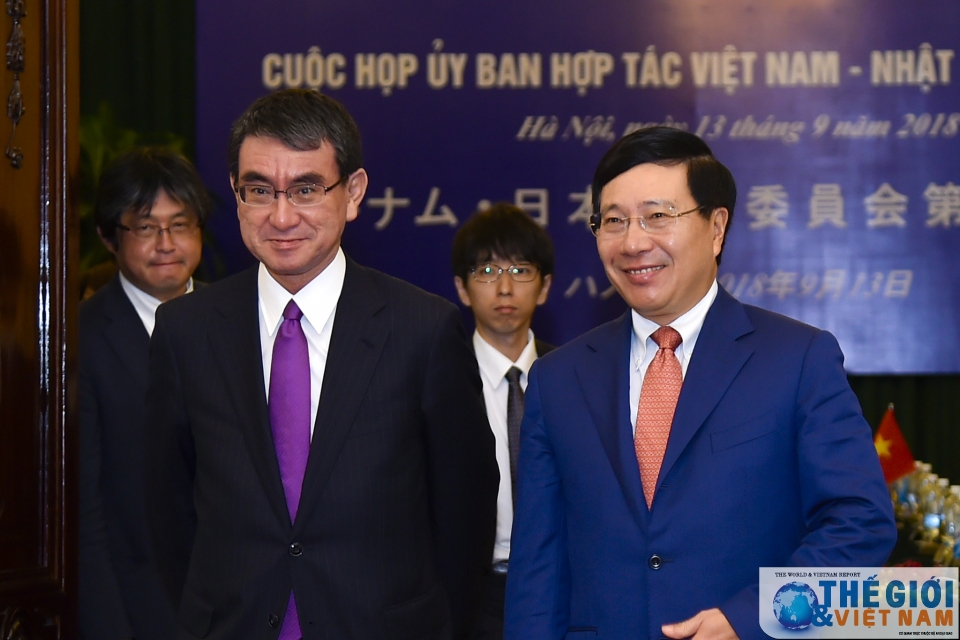 toan canh pho thu tuong bo truong pham binh minh tiep hop voi bo truong taro kono