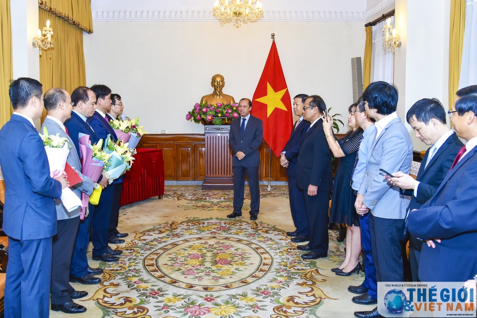 bo ngoai giao trao quyet dinh dieu dong can bo lanh dao cap vu