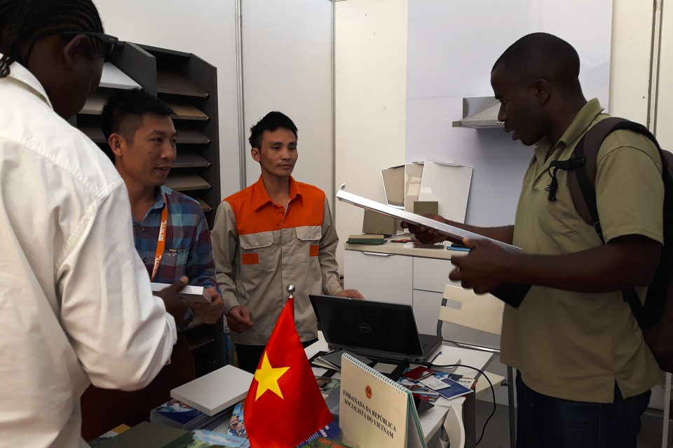 hang hoa viet nam duoc hoan nghenh o mozambique va madagascar