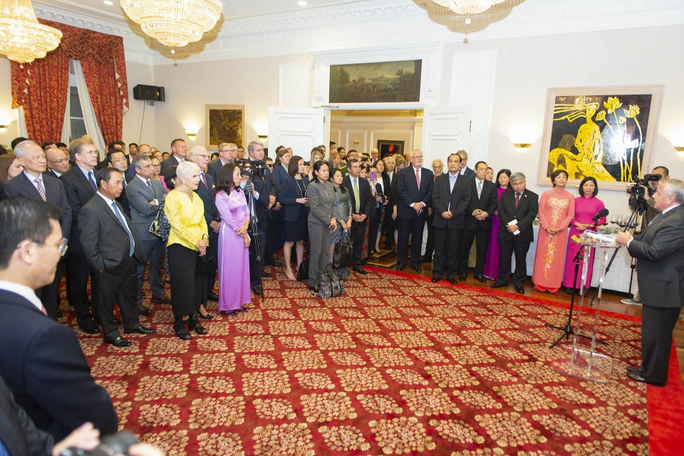 dai su quan viet nam tai hoa ky chieu dai mung quoc khanh 29