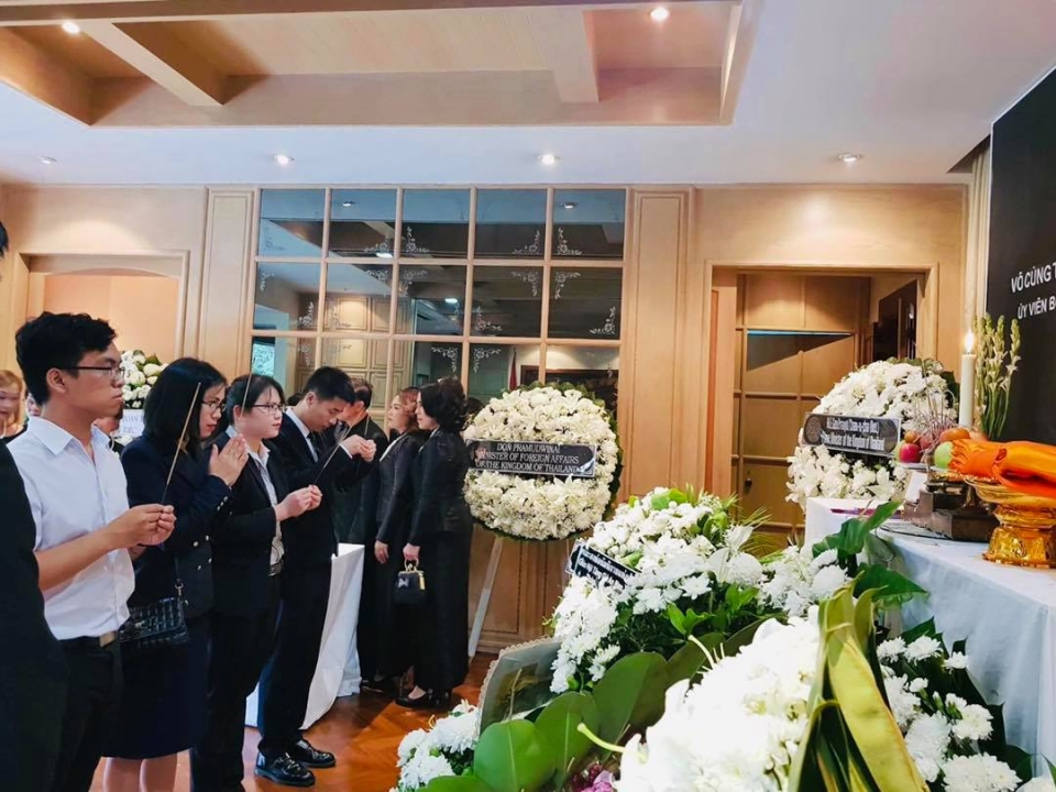 thu tuong thai lan prayut chan ocha vieng co chu tich nuoc tran dai quang