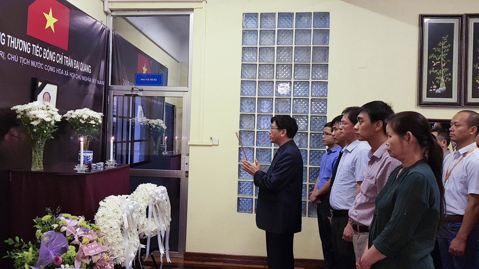 trang trong to chuc le vieng chu tich nuoc tran dai quang tai mozambique