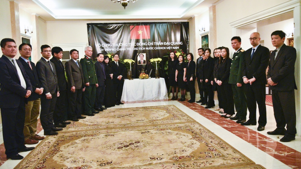 le vieng chu tich nuoc tran dai quang tai ba lan