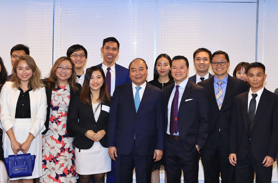 thu tuong gap go kieu bao va ban be hoa ky