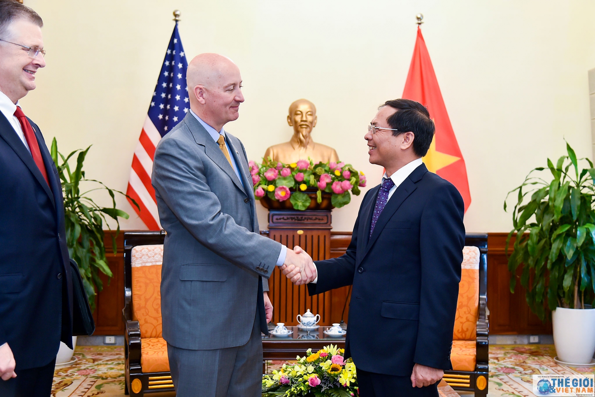 thu truong thuong truc bui thanh son tiep thong doc bang nebraska hoa ky