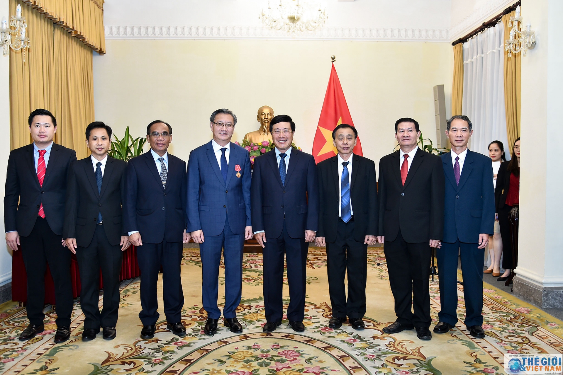 pho thu tuong pham binh minh trao huan chuong lao dong hang nhat cho dai su lao