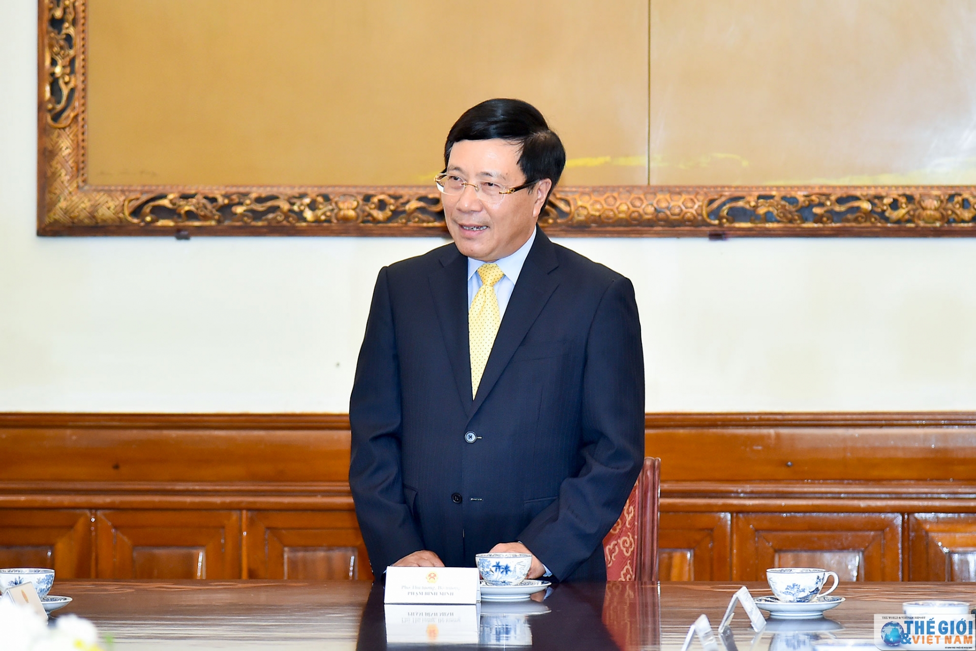 Trao Quyết định bổ nhiệm 6 Đại sứ nhiệm kỳ 2019 - 2022 trao quyet dinh bo nhiem 6 dai su nhiem ky 2019 2022