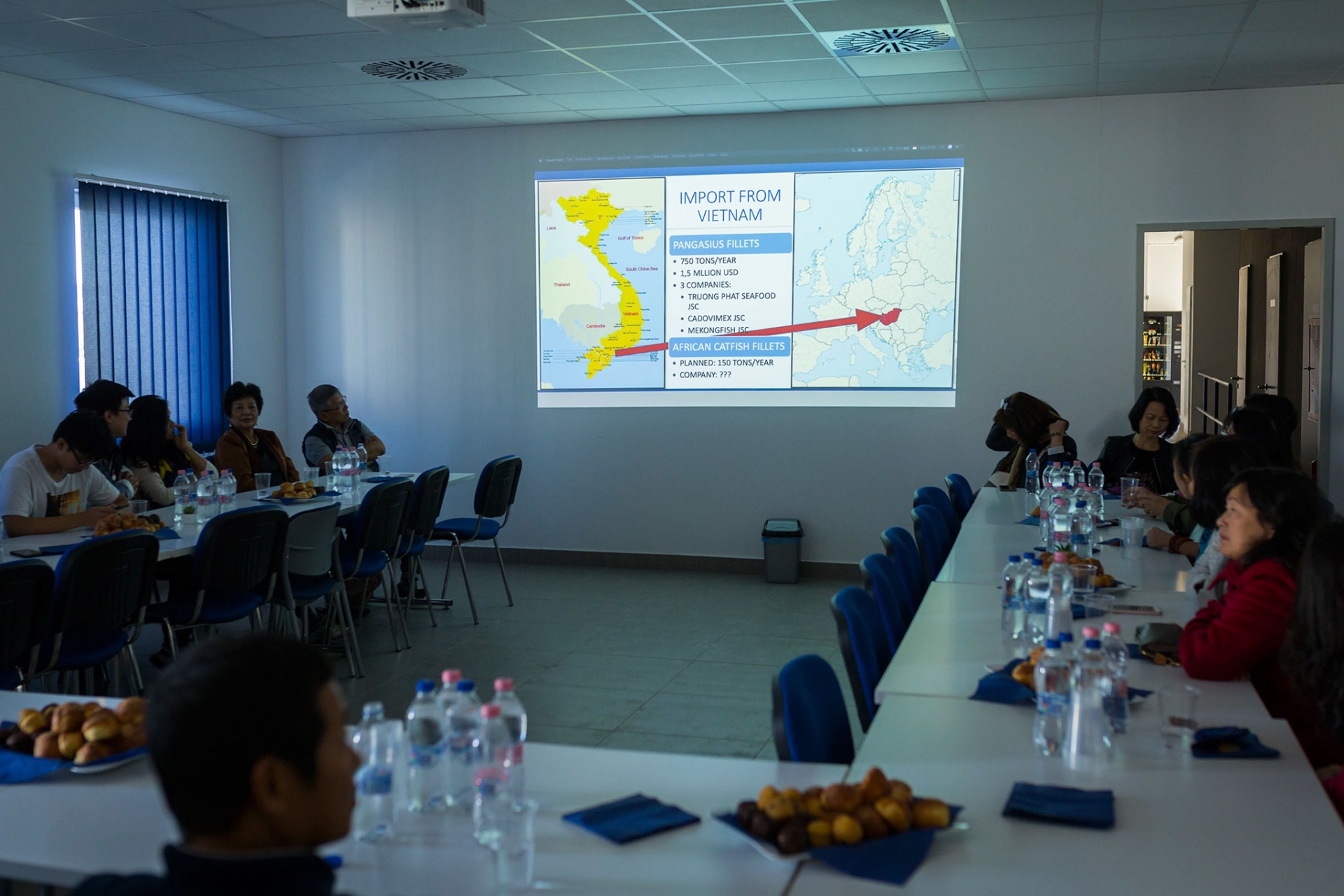 Đại sứ Nguyễn Tiến Thức thăm, làm việc tại Balatonboglar, Hungary