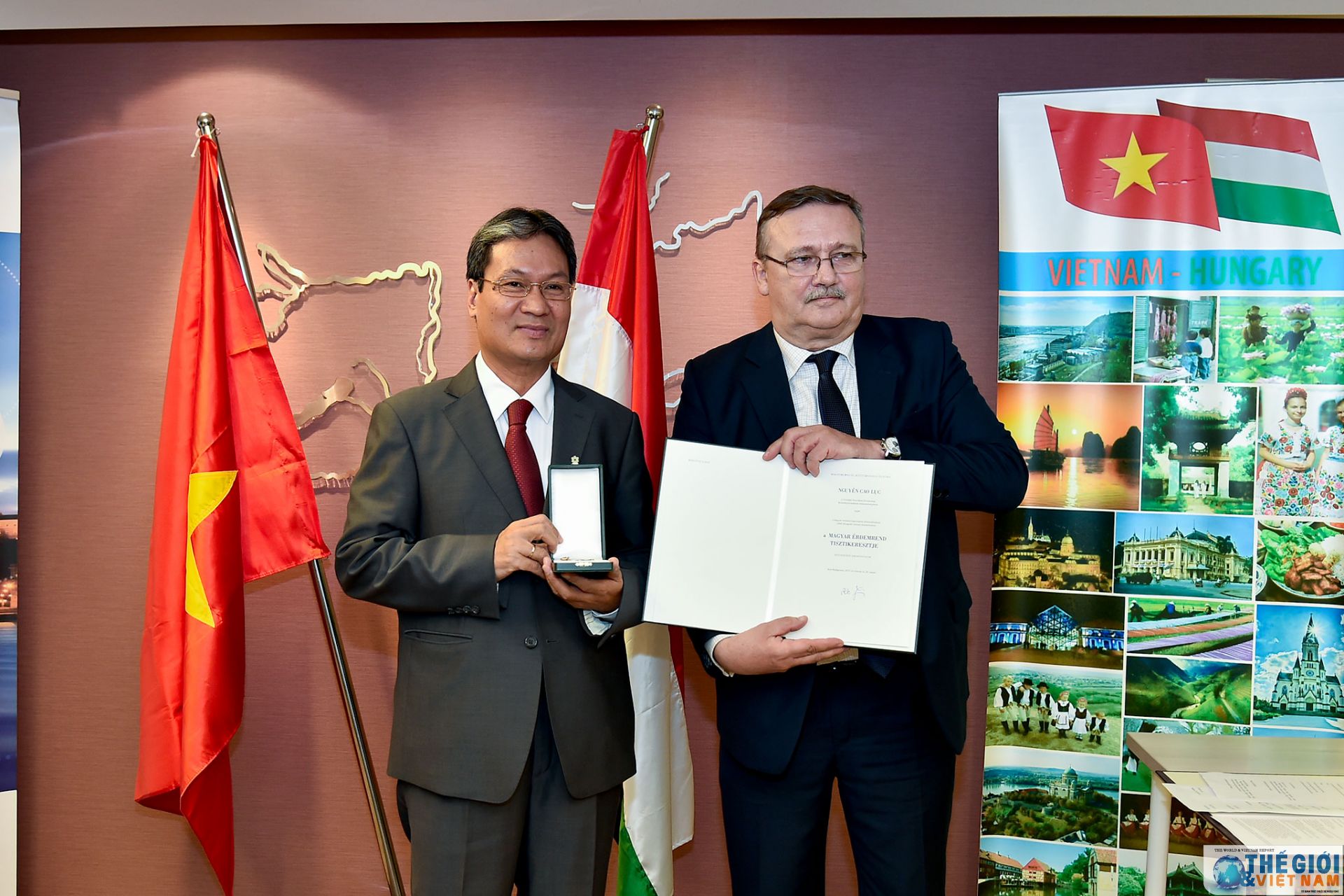thu truong ngoai giao nguyen quoc dung nhan huan chuong chu thap do nha nuoc hungary phong tang
