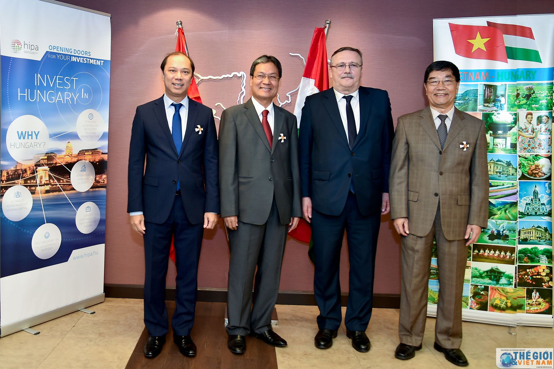 thu truong ngoai giao nguyen quoc dung nhan huan chuong chu thap do nha nuoc hungary phong tang