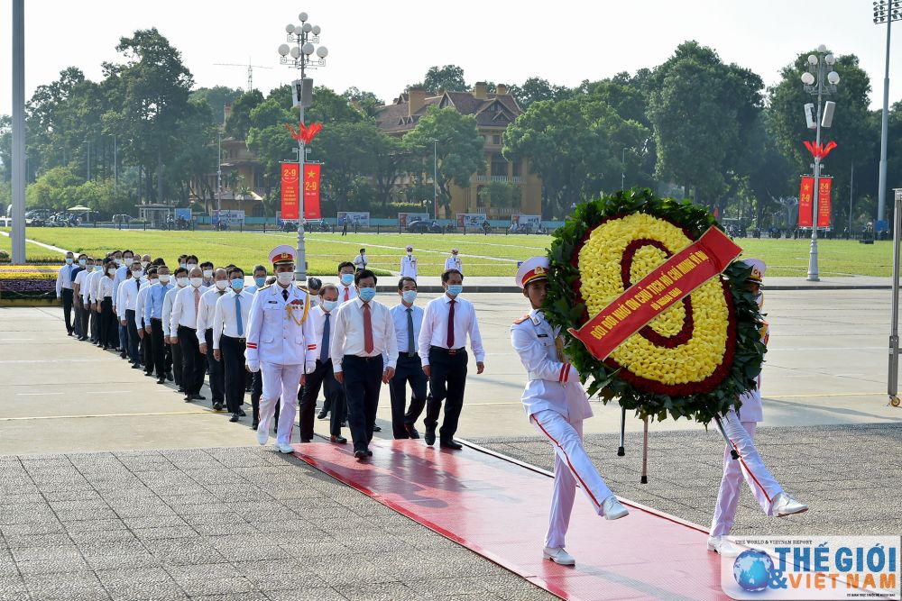 doan-lanh-dao-bo-ngoai-giao-vao-lang-vieng-chu-tich-ho-chi-minh-dip-quoc-khanh-29-3