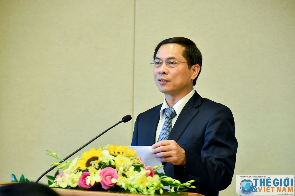 đồng chí Bùi Thanh Sơn, Ủy viên Trung ương Đảng, Phó Bí thư Ban Cán sự Đảng bộ, Thứ trưởng Thường trực Bộ Ngoại giao phát biểu tại buổi lễ. trao-quyet-dinh-chuan-y-cac-chuc-danh-dang-uy-bo-ngoai-giao-nhiem-ky-2020-2025-8