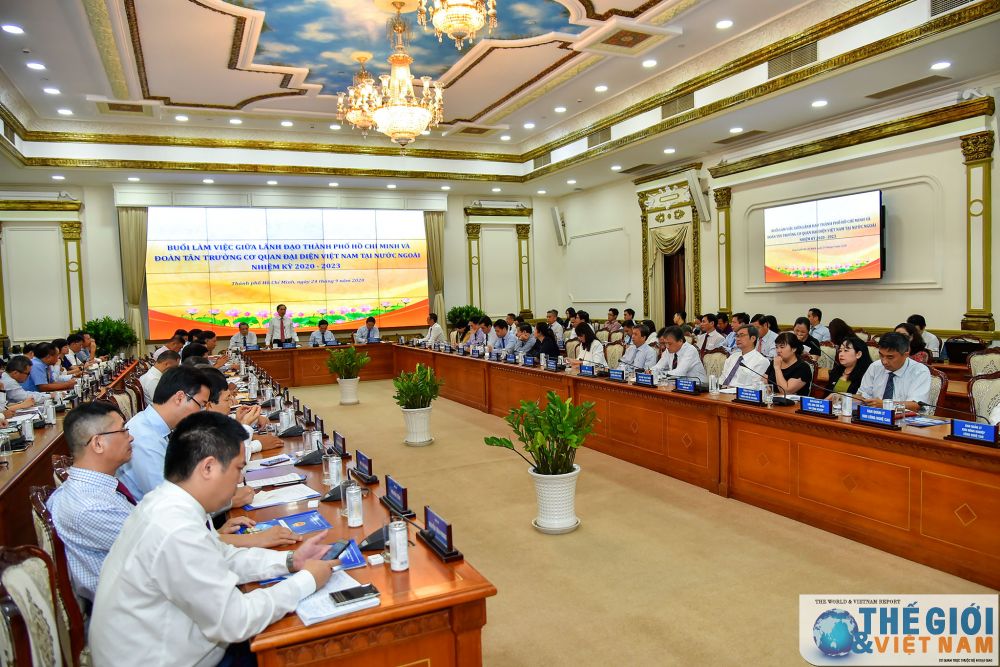 doan truong co quan dai dien viet nam o nuoc ngoai nhiem ky 2020 2023 lam viec voi lanh dao tp ho chi minh
