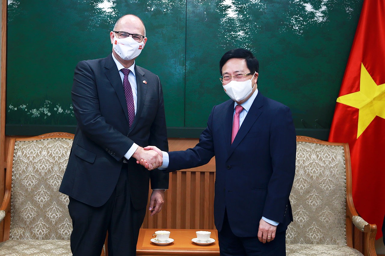 Phó Thủ tướng Thường trực Phạm Bình Minh đã tiếp Đại sứ Đan Mạch Kim Hojlund Christensen. (Nguồn: VGP/Hải Minh)