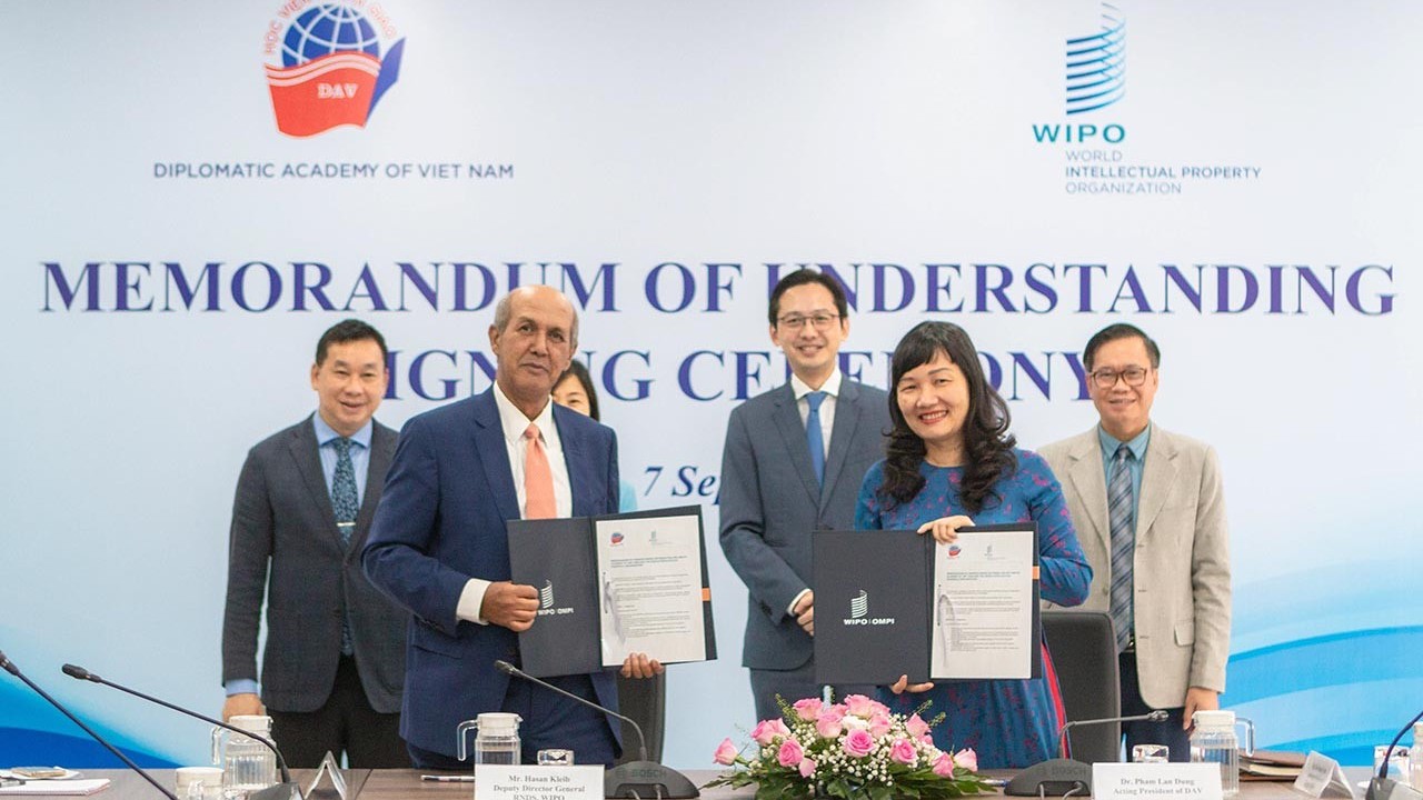 Học viện Ngoại giao ký bản ghi nhớ về hợp tác với Tổ chức Sở hữu Trí tuệ thế giới (WIPO) Học viện Ngoại giao ký bản ghi nhớ về hợp tác với Tổ chức Sở hữu Trí tuệ thế giới (WIPO)