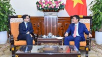 Thứ trưởng Thường trực Nguyễn Minh Vũ tiếp Đại sứ Ấn Độ Pranay Verma chào từ biệt