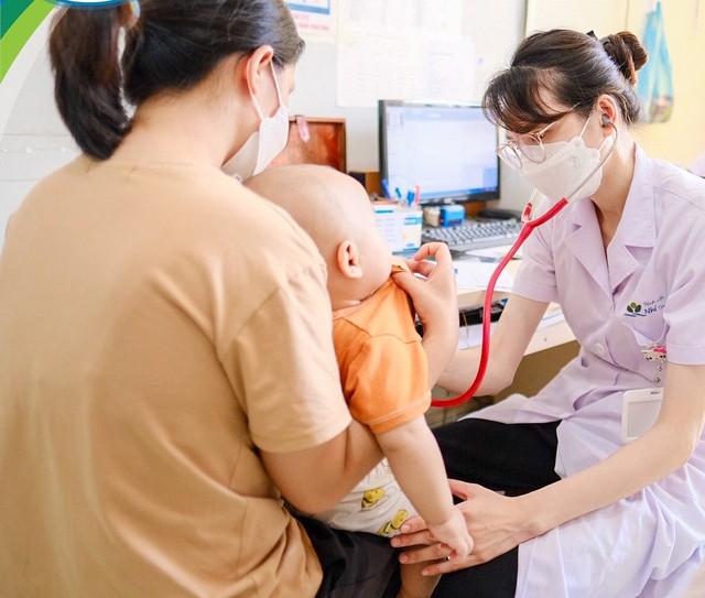 Adenovirus gây bệnh gì, cha mẹ cần làm gì khi trẻ mắc?