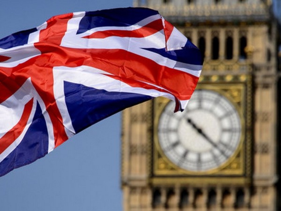 anh co the danh mat vi the trung tam tai chinh cua chau au