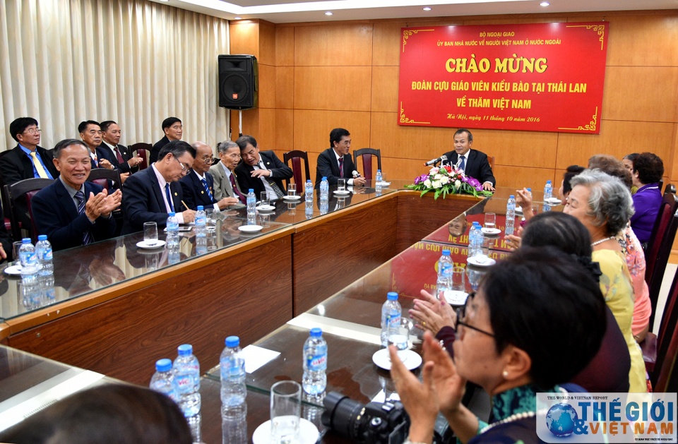 gap mat than mat cac cuu giao vien kieu bao thai lan