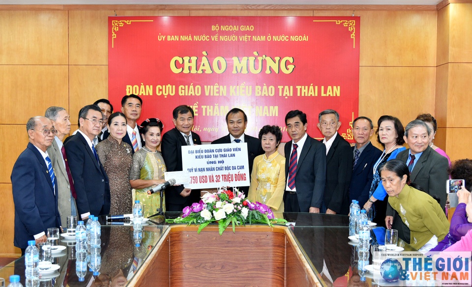 gap mat than mat cac cuu giao vien kieu bao thai lan