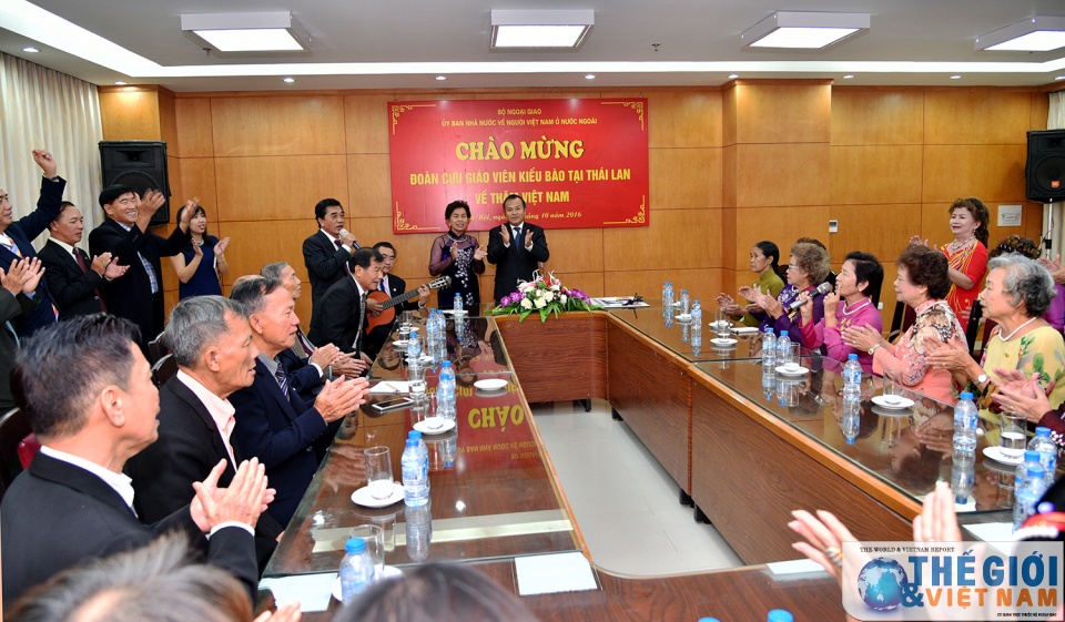 gap mat than mat cac cuu giao vien kieu bao thai lan