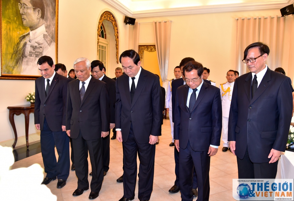 chu tich nuoc tran dai quang vieng nha vua thai lan bhumibol adulyadej