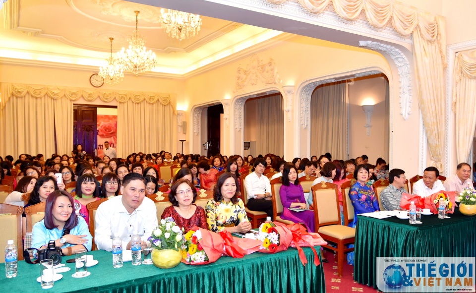 chuc mung nhung doa hoa cua nganh ngoai giao