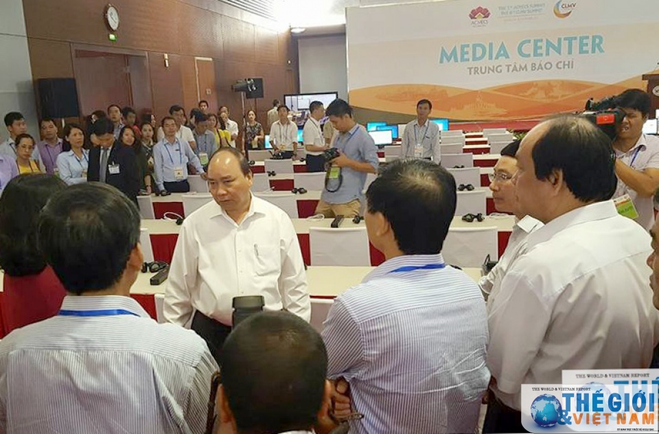 thu tuong nguyen xuan phuc thi sat cong tac to chuc hncc acmecs clmv wef mekong