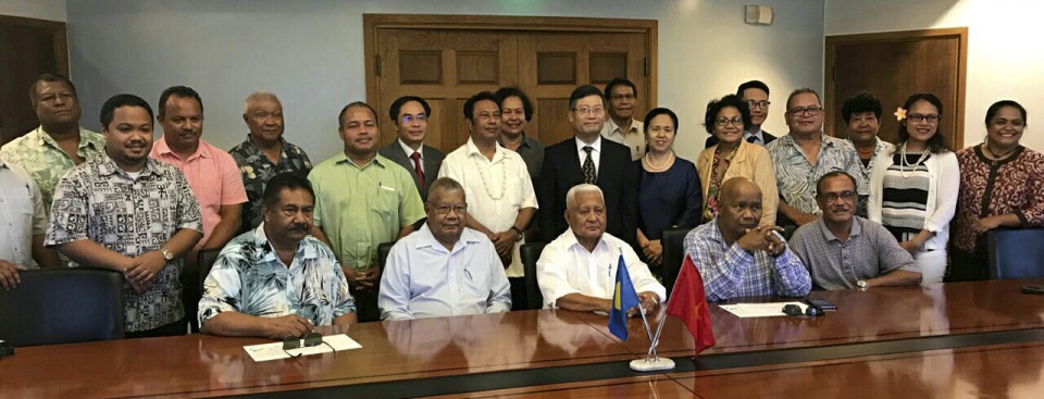 dai su ly quoc tuan trinh quoc thu len tong thong palau