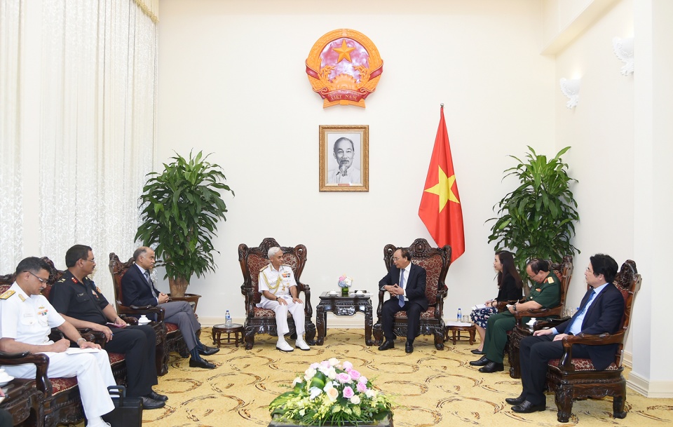 Thủ tướng tiếp Chủ tịch Ủy ban Tham mưu trưởng, Tư lệnh Hải quân Ấn Độ tin nhap 20171004213422