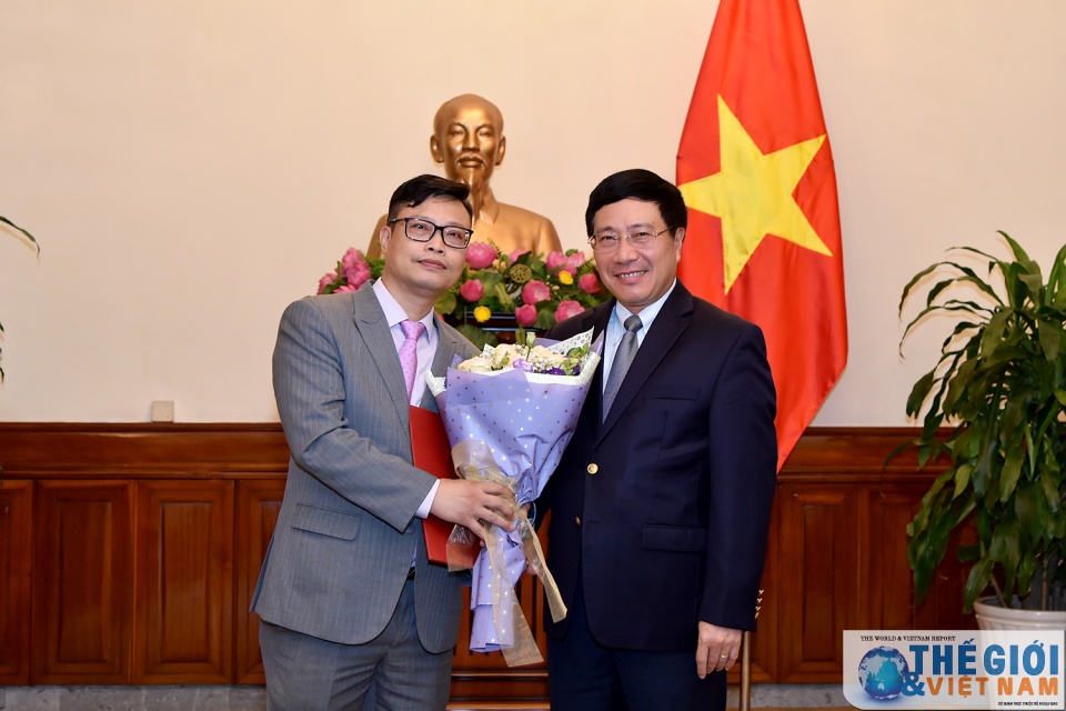 bo ngoai giao trao quyet dinh bo nhiem va dieu dong can bo nganh