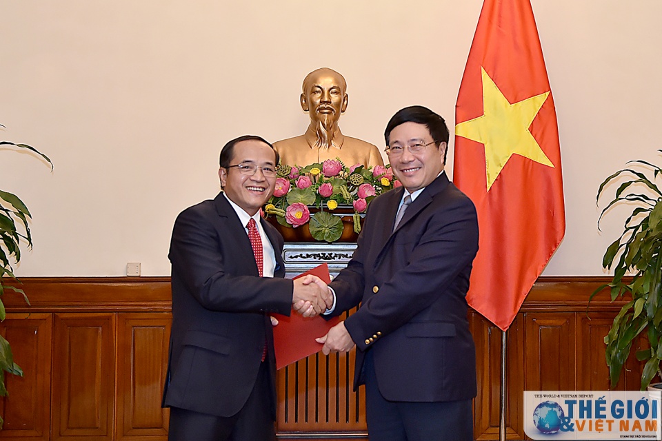 bo ngoai giao trao quyet dinh bo nhiem va dieu dong can bo nganh