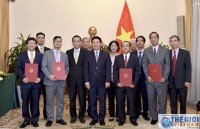 bo ngoai giao trao quyet dinh cho can bo nghi huu nam 2017