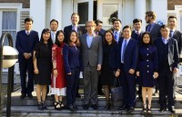 doan tong cuc du tru nha nuoc lam viec tai ha lan