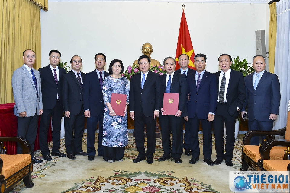 Bộ Ngoại giao trao quyết định bổ nhiệm 02 Tổng Lãnh sự tin nhap 20181016183936