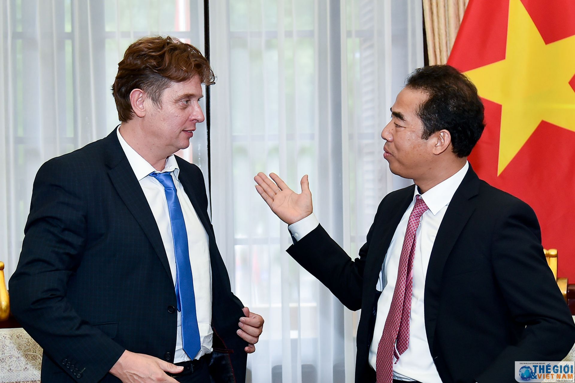 thu truong ngoai giao to anh dung tiep dai su phu trach ky thuat so cua bo ngoai giao phap