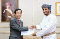 Đại sứ Vũ Viết Dũng trao bản sao Thư uỷ nhiệm tại Bộ Ngoại giao Oman
