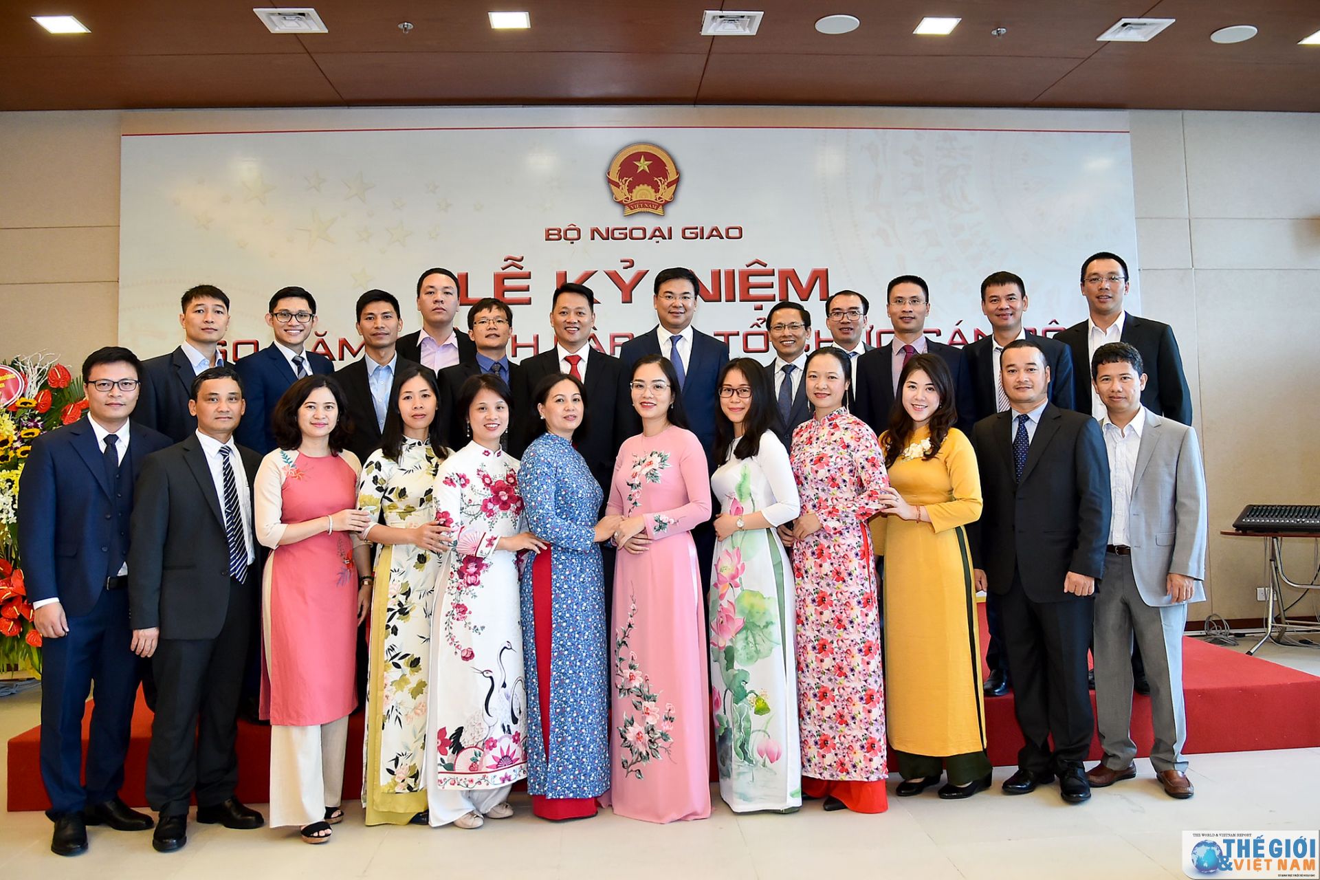 vu to chuc can bo don nhan huan chuong lao dong hang nhat dip ky niem 60 nam