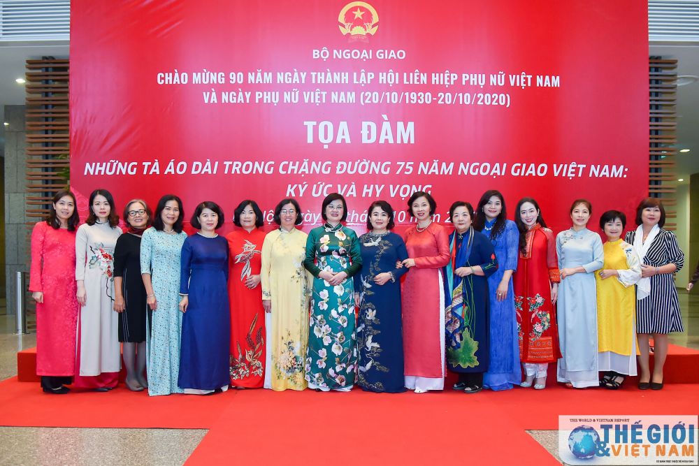 Toàn cảnh Lễ kỷ niệm 90 năm ngày Phụ nữ Việt Nam của Bộ Ngoại giao