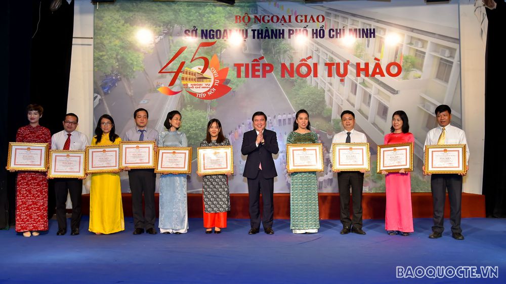 Phó Thủ tướng Phạm Bình Minh dự lễ kỷ niệm 45 năm thành lập Sở Ngoại vụ TP Hồ Chí Minh