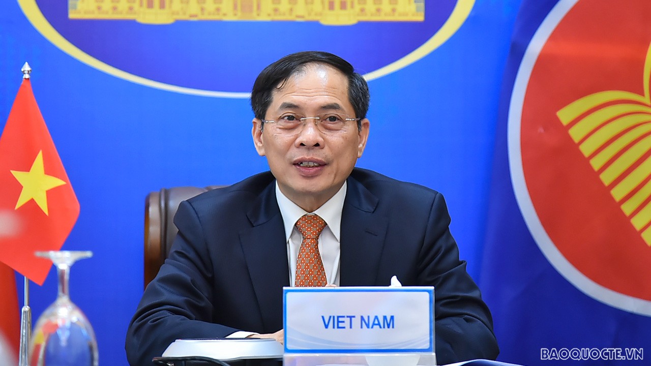 Bộ trưởng Ngoại giao Bùi Thanh Sơn phát biểu tại Hội nghị Bộ trưởng Ngoại giao ASEAN chiều ngày 4/10. (Ảnh: Tuấn Anh)