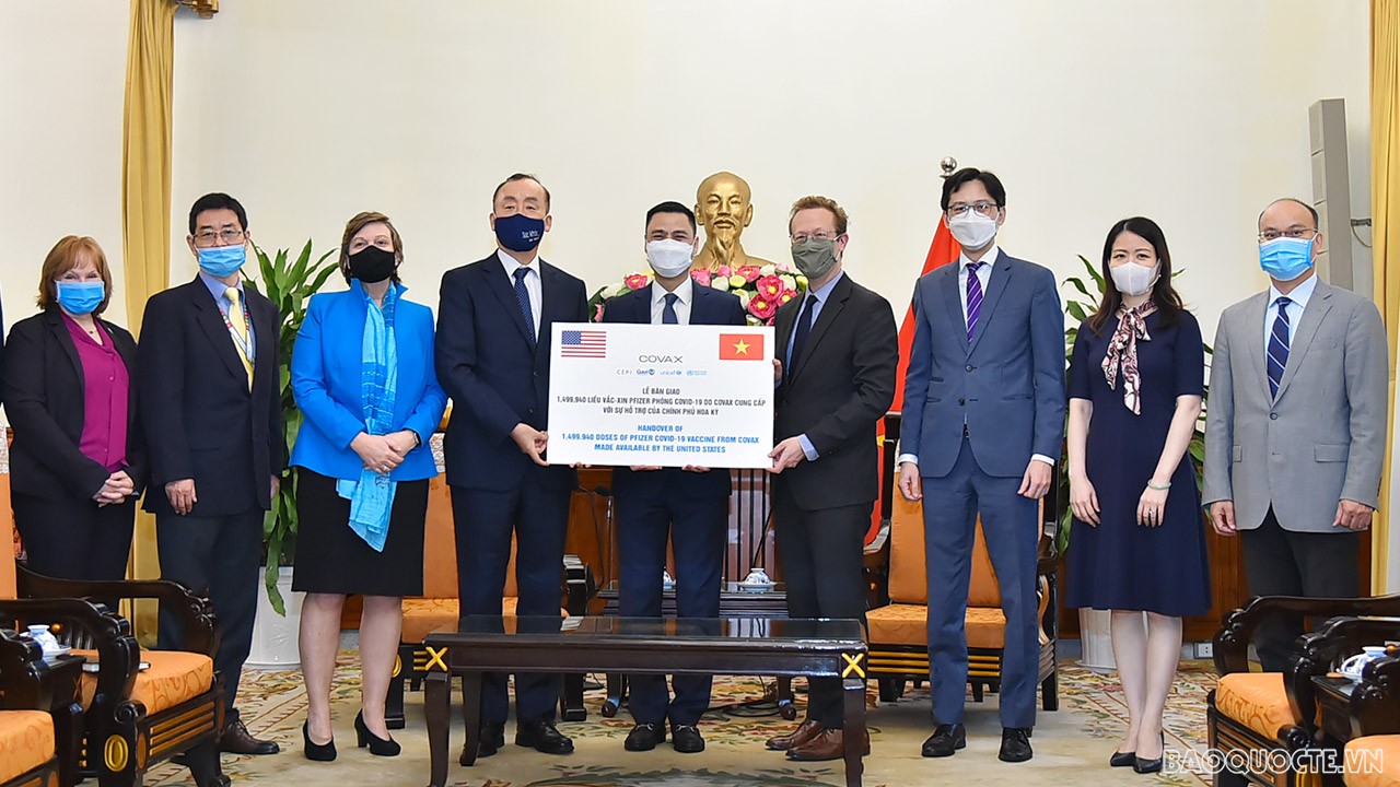 viet nam nhan them 15 trieu lieu vaccine pfizer phong covid19
