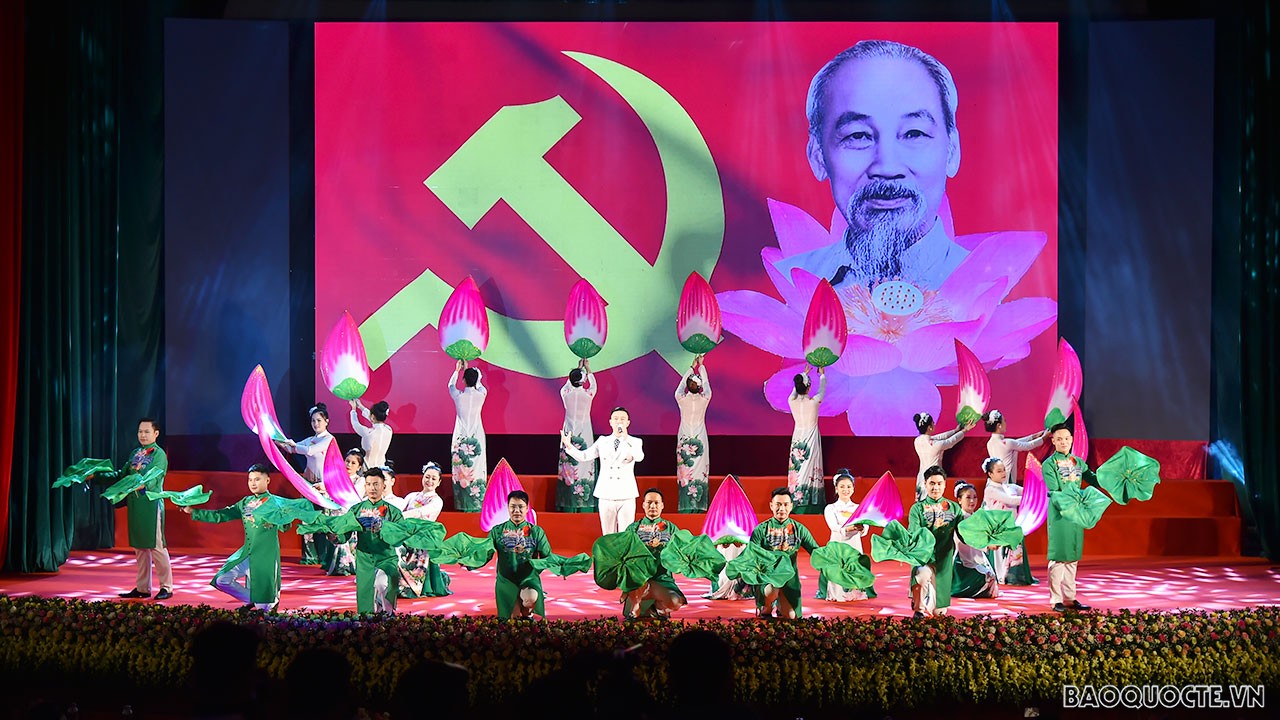 Long trọng hoạt động lễ kỷ niệm 110 năm ngày sinh đồng chí Lê Đức Thọ