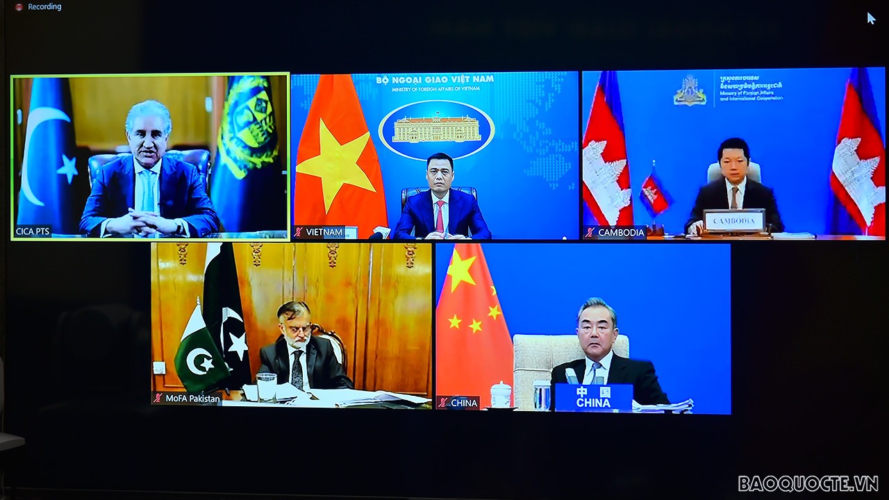 Ngày 12/10, phát biểu tại Hội nghị CICA lần thứ 6, Thứ trưởng Ngoại giao Đặng Hoàng Giang nhấn mạnh, lòng tin là điều kiện quan trọng để thích ứng với thực tế mới trong một thế giới hậu Covid-19. (Ảnh: Tuấn Anh)