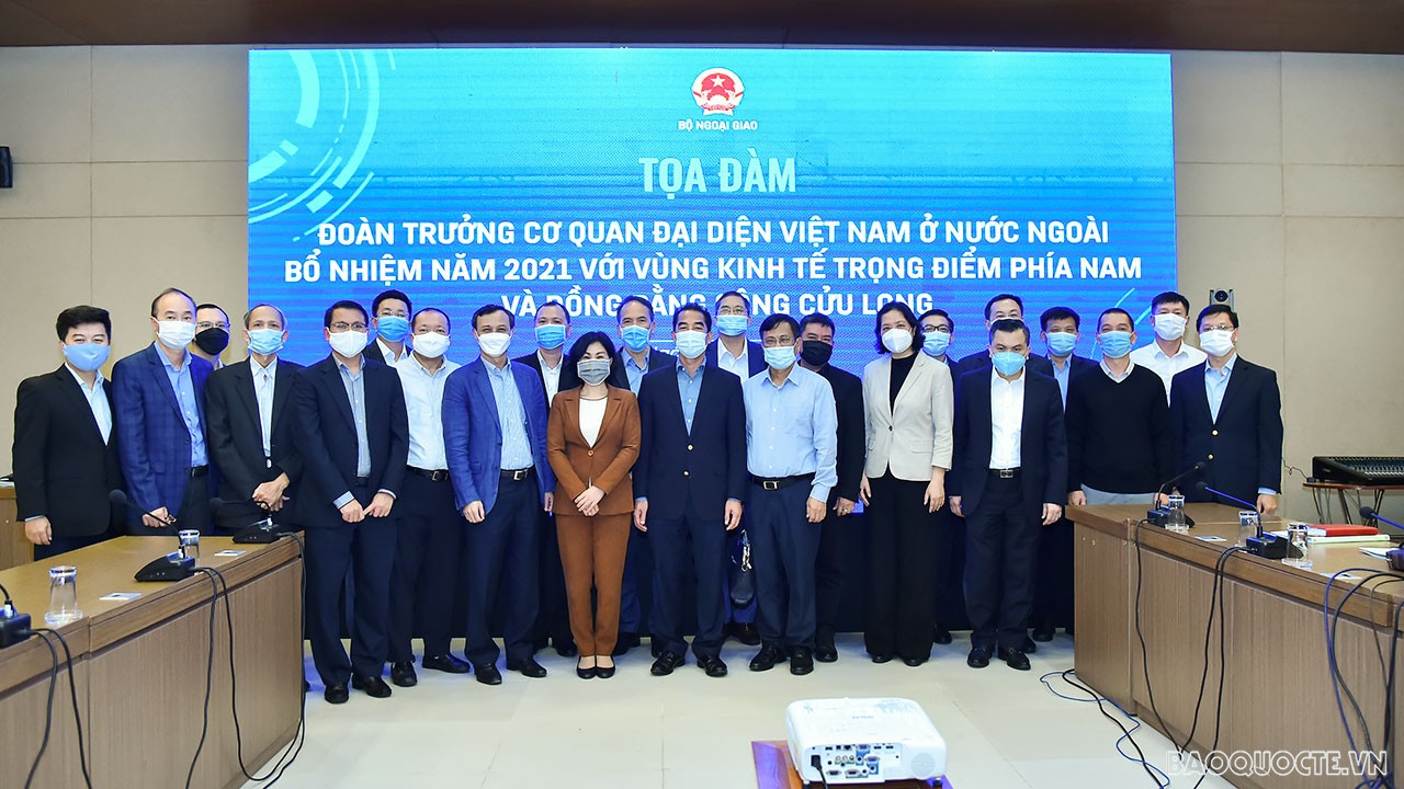 Đoàn Trưởng Cơ quan đại diện Việt Nam ở nước ngoài tọa đàm với các địa phương vùng kinh tế trọng điểm phía Nam
