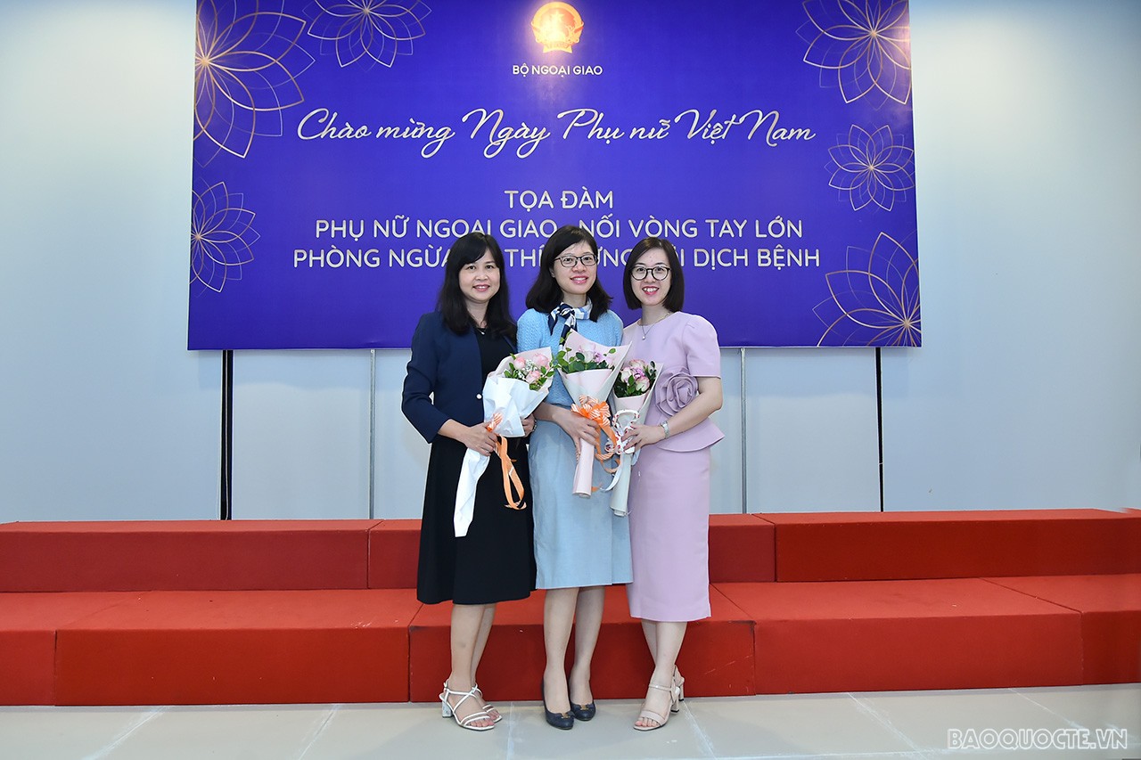 Toàn cảnh Lễ kỷ niệm Ngày Phụ nữ Việt Nam 20/10 của Bộ Ngoại giao qua ảnh