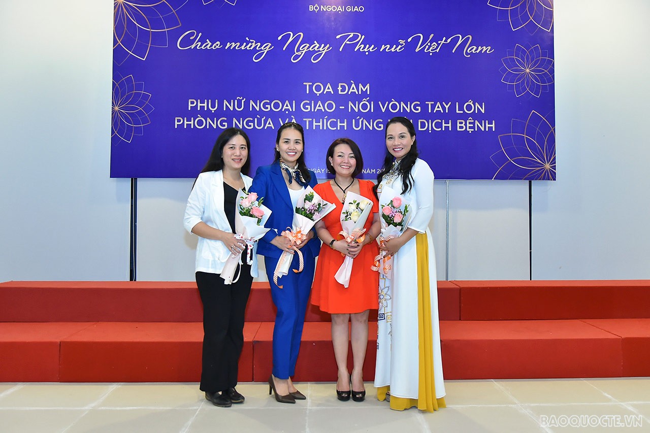 Toàn cảnh Lễ kỷ niệm Ngày Phụ nữ Việt Nam 20/10 của Bộ Ngoại giao qua ảnh